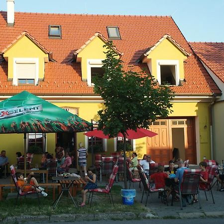 Alva Pension 2 Mikulov Ngoại thất bức ảnh